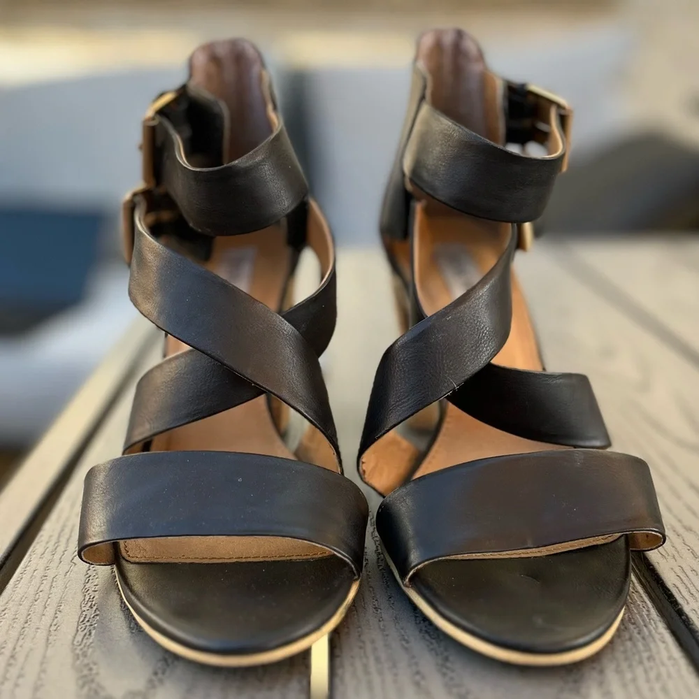 Black leather Steve Madden Sandals Chunk Heels - Size 8 - Picture 5 of 5